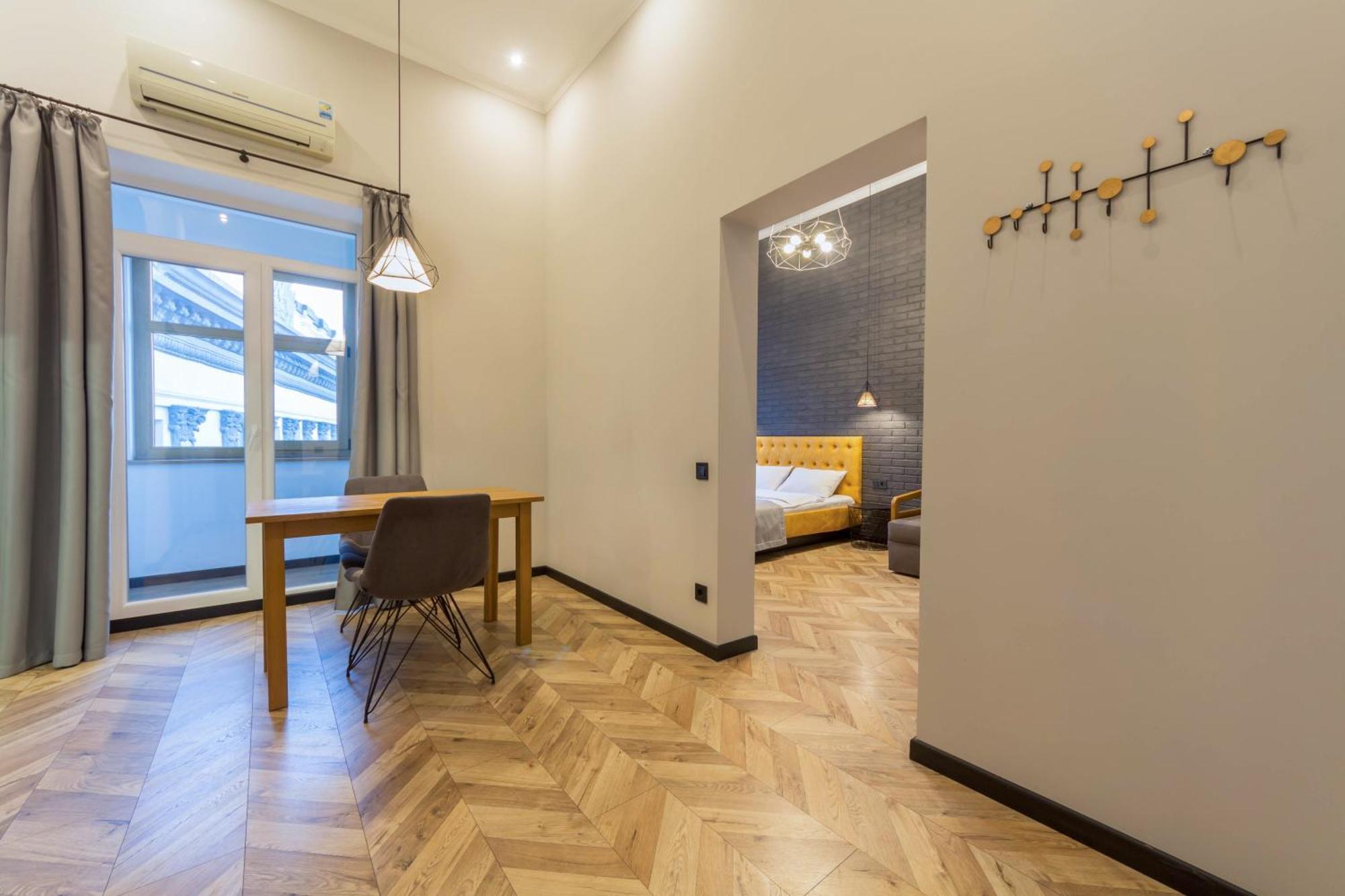 Central Apartments Maidan Area Київ Екстер'єр фото