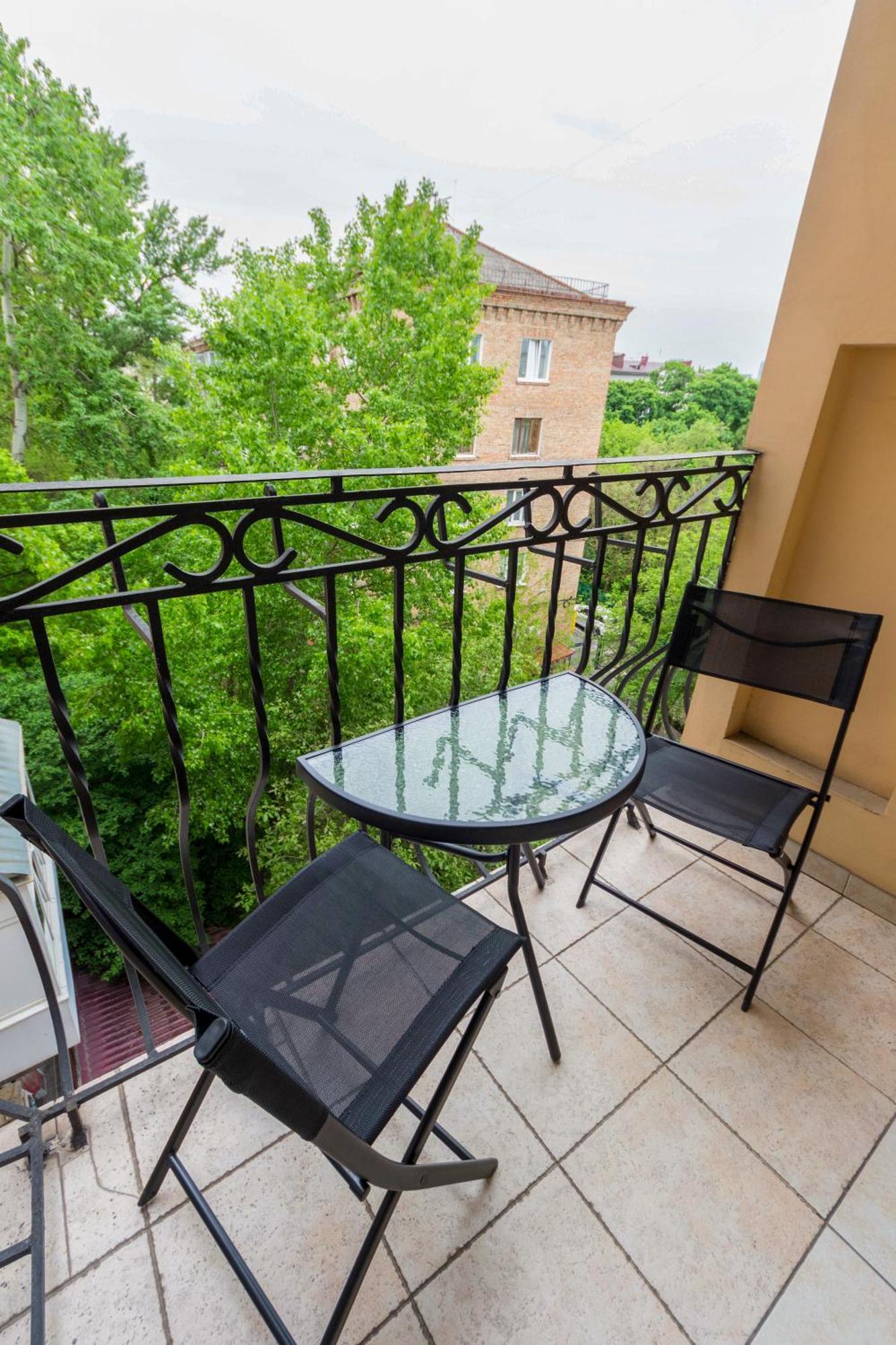 Central Apartments Maidan Area Київ Екстер'єр фото
