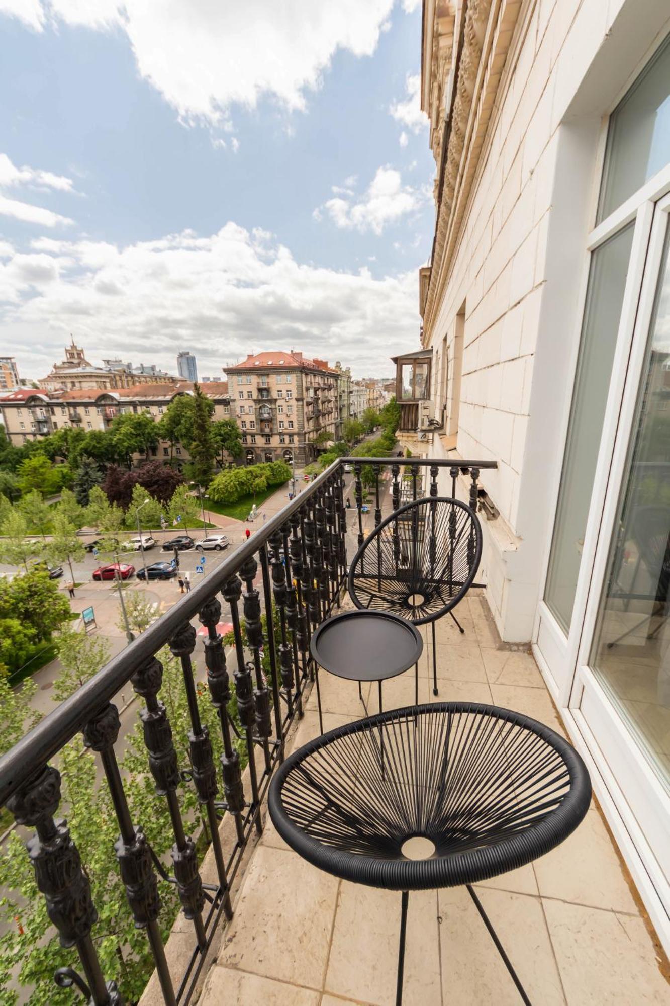 Central Apartments Maidan Area Київ Екстер'єр фото